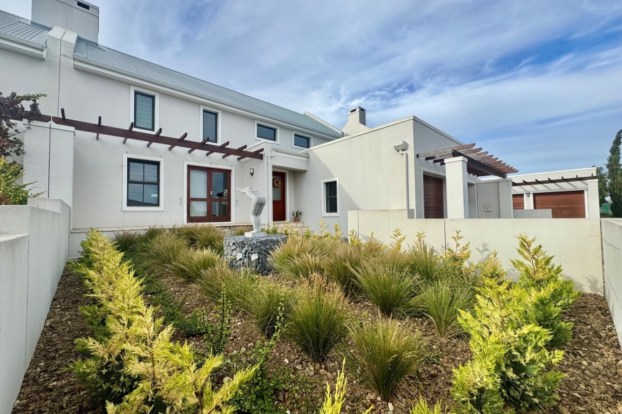 To Let 3 Bedroom Property for Rent in Graanendal Western Cape